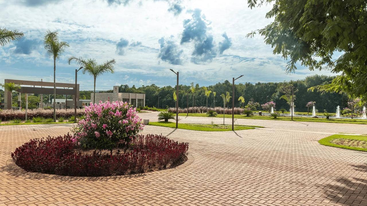LOTE DE 299 M² NO CONDOMÍNIO PARQUEVILLE QUARESMEIRA