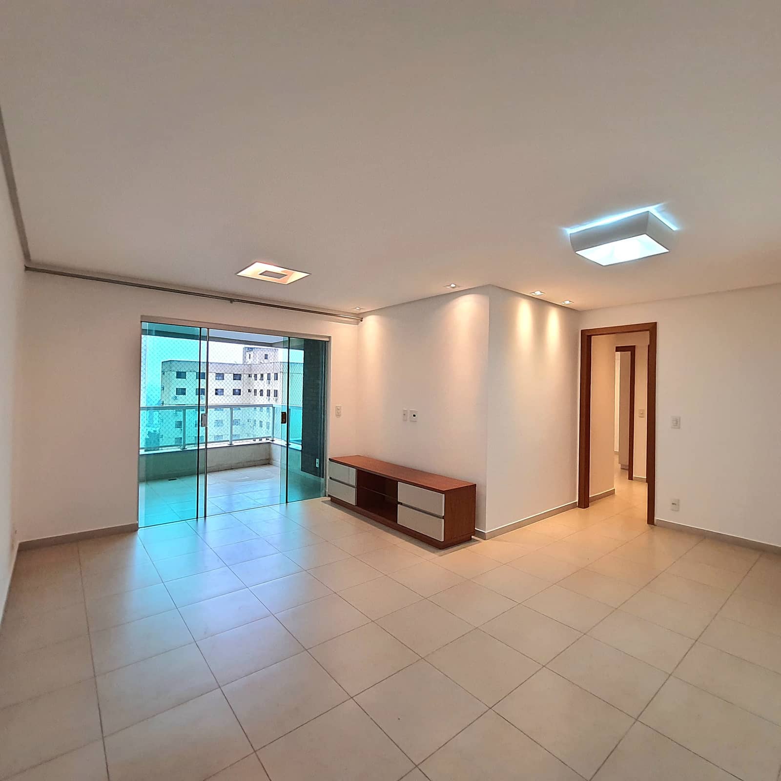 Apartamento sofisticado no Alto da Glória | 98m² | 4 quartos com home office.