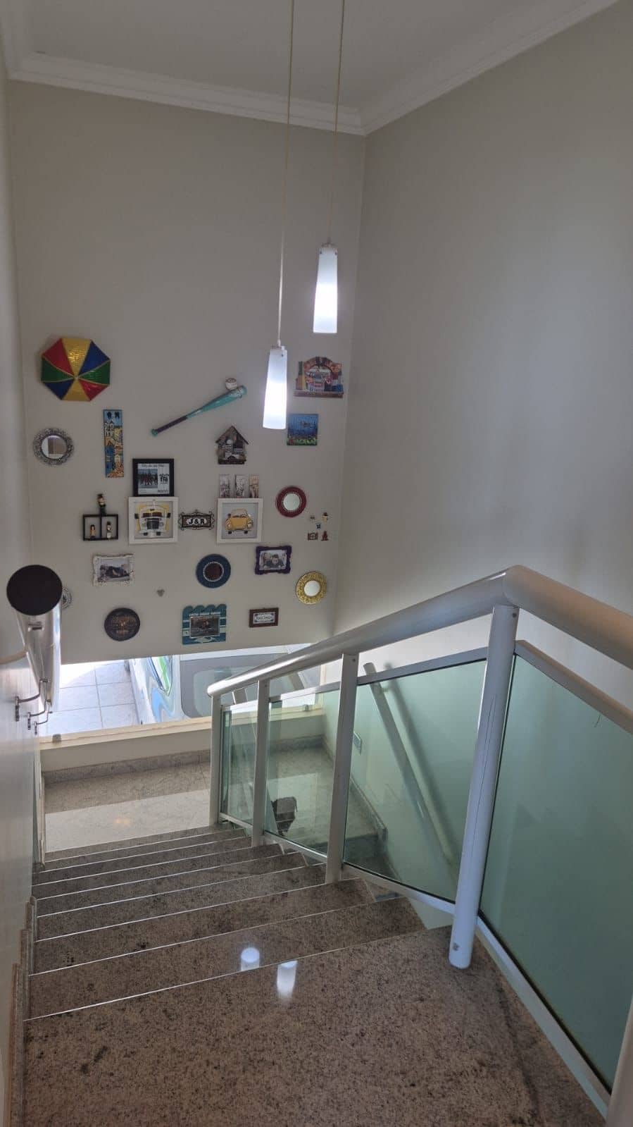 Exclusiva Casa de esquina no Condomínio Granville 4 quartos 1 suíte master