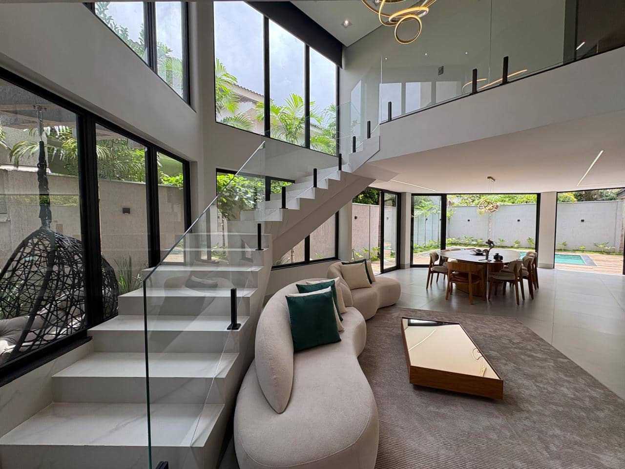 🏡 Sobrado Alto Padrão – Jardins Madri | Mobiliado