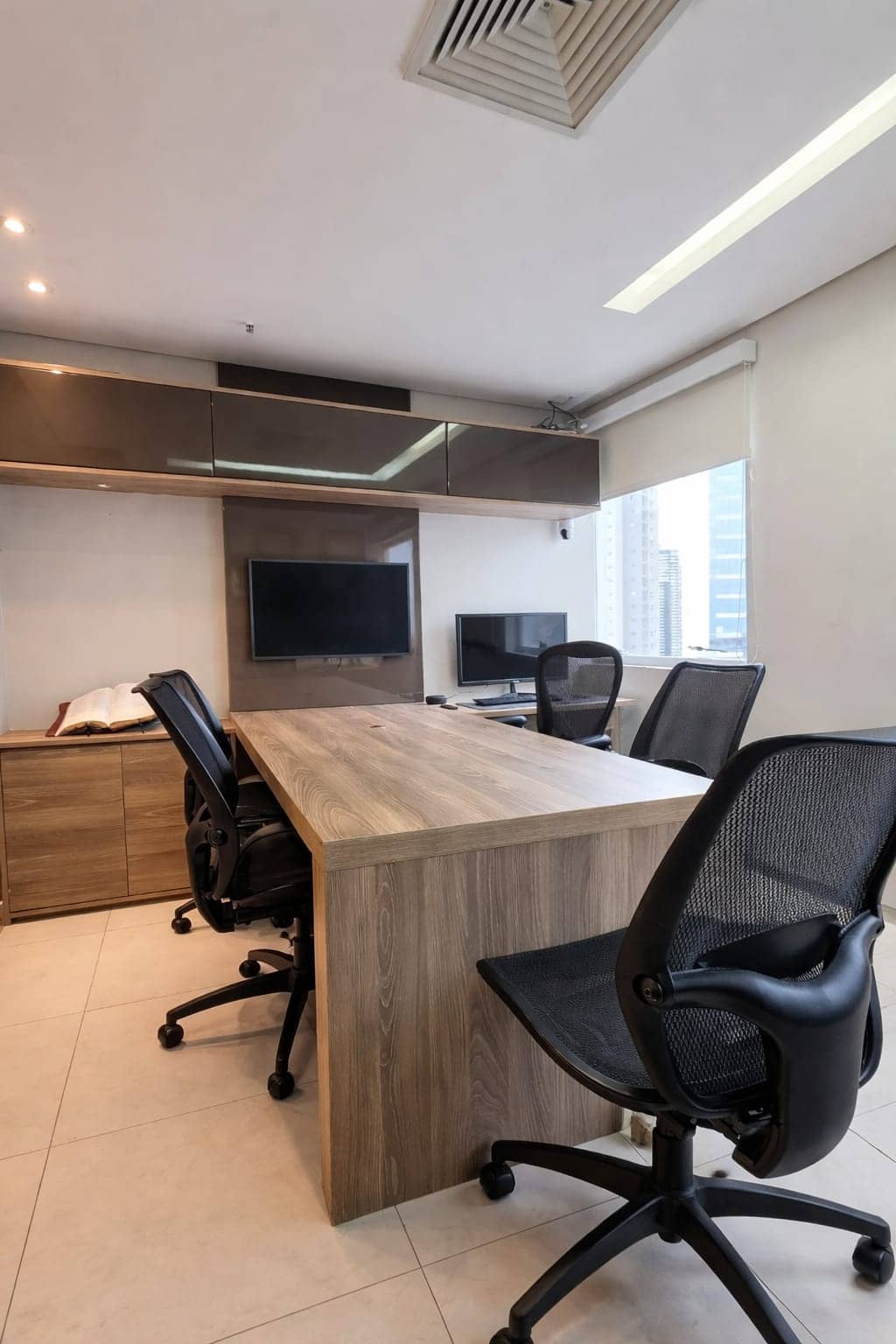 Sala Comercial Premium, no Ed. Office Flamboyant, com 3 Ambientes e Estrutura Tecnológica - Jd. Goiás