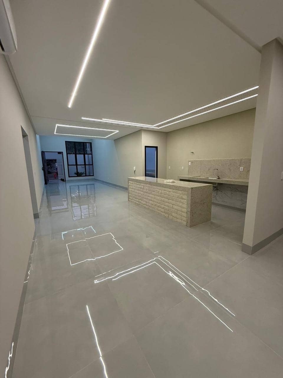 Projeto Alto Padrão com 3 suítes, closet e área gourmet completa.