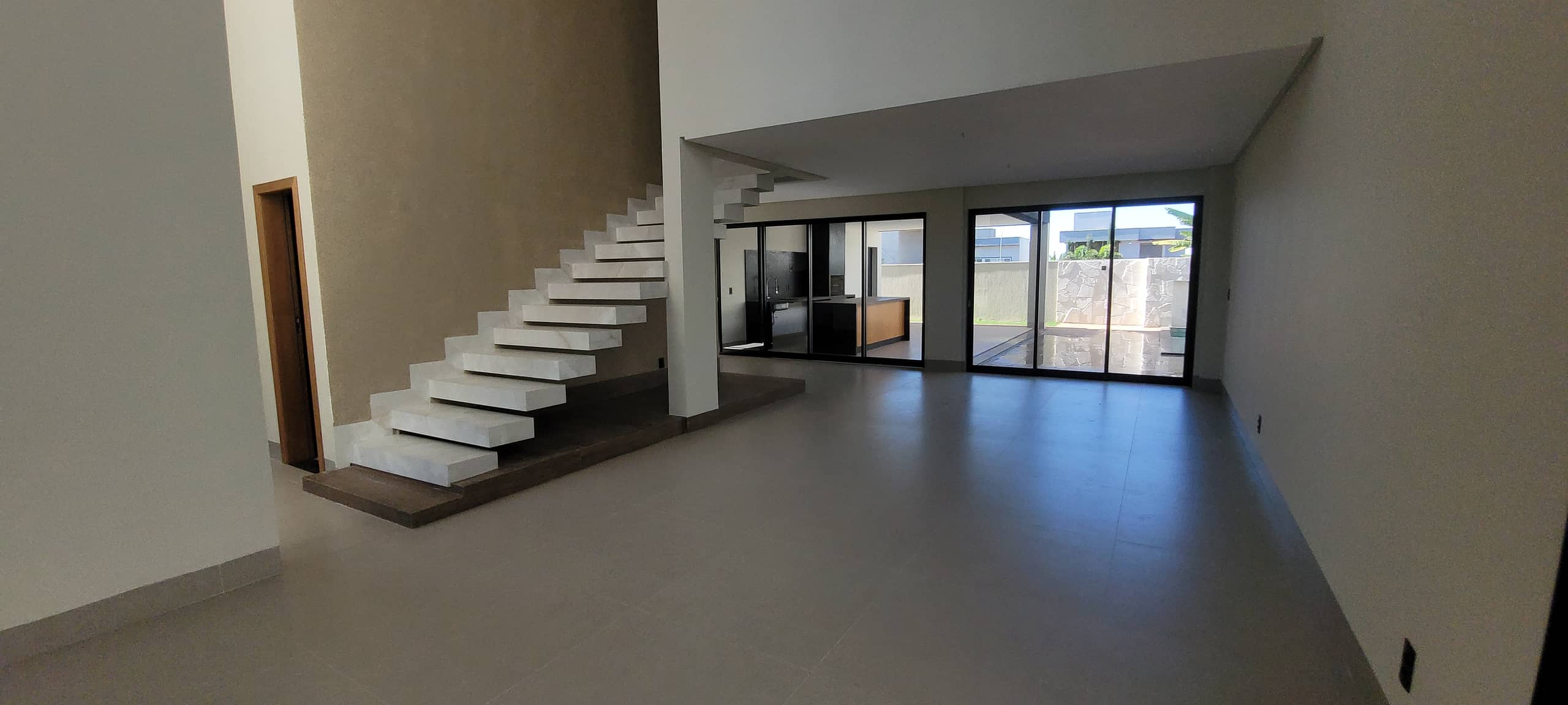 Sobrado de 320m² no Portal do Sol Green