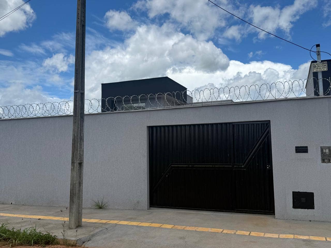 CASA A VENDA RESIDENCIAL LIMOEIRO