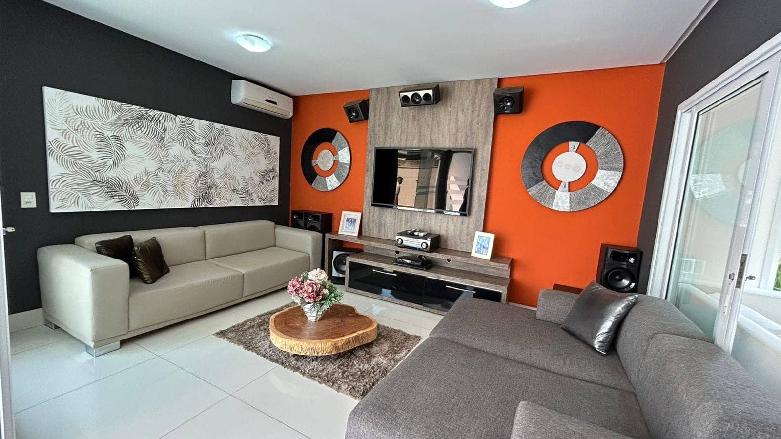 Sobrado de 4 suítes no Jardins Madri