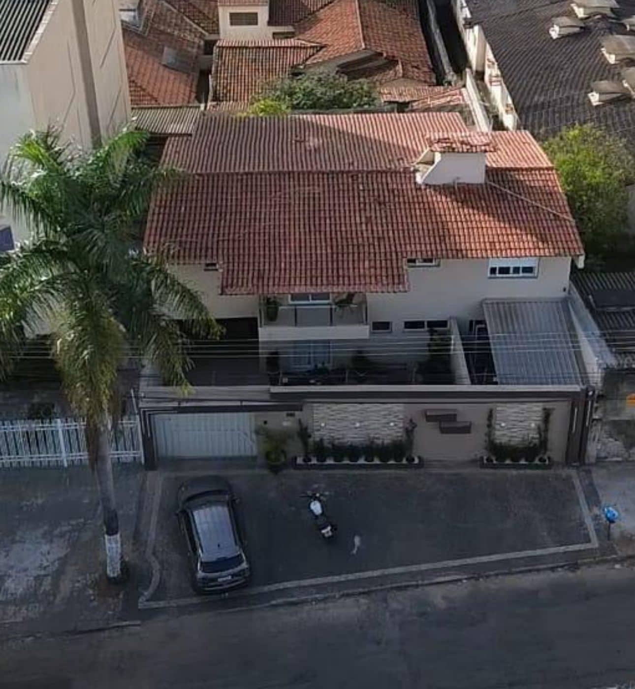 Sobrado completo no Setor Leste Universitário, ideal para quem busca espaço, conforto e localização estratégica.