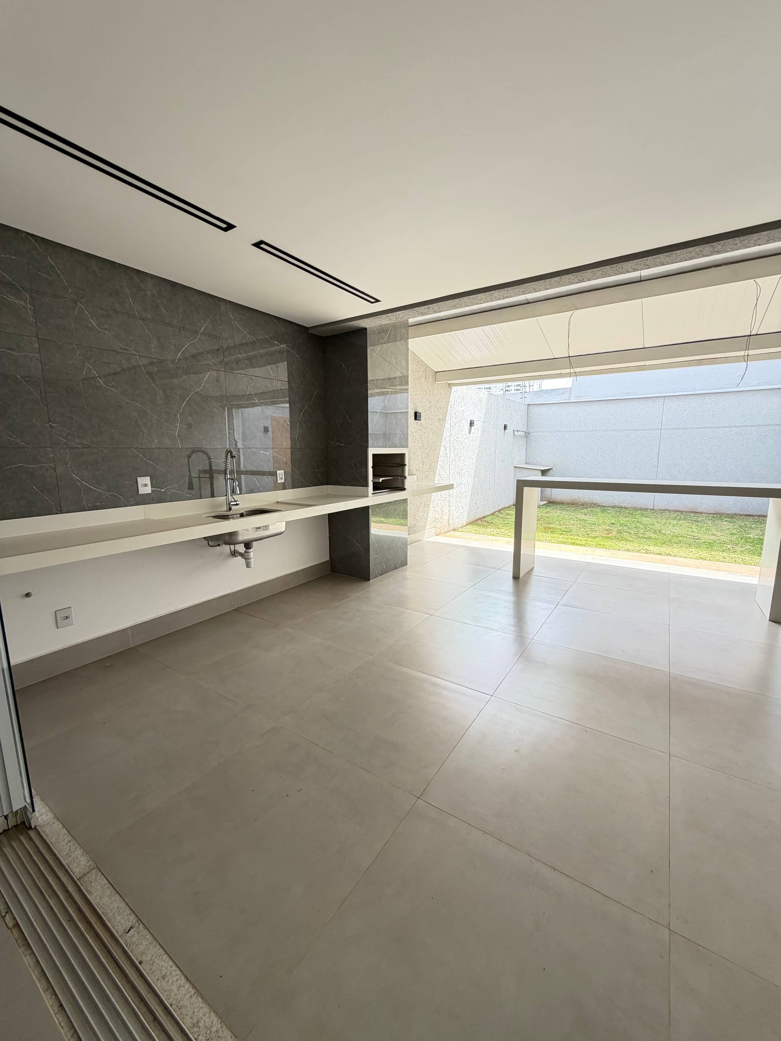 Vendo Casa Sobrado no Setor Sudoeste