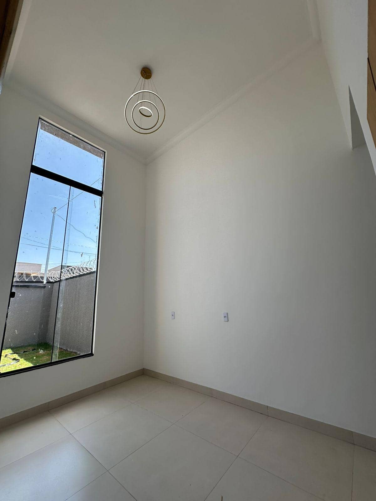 CASA 3Q COM 1 SUÍTE SETOR IMPERIAL 2 GOIANIRA