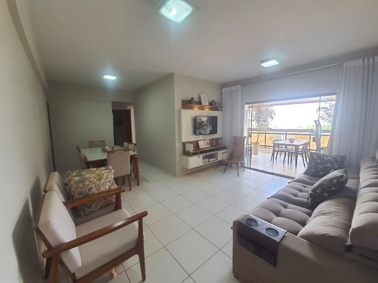 Apartamento 3 quartos (3 suítes) Setor Bueno - Andar alto - Vagas paralelas
