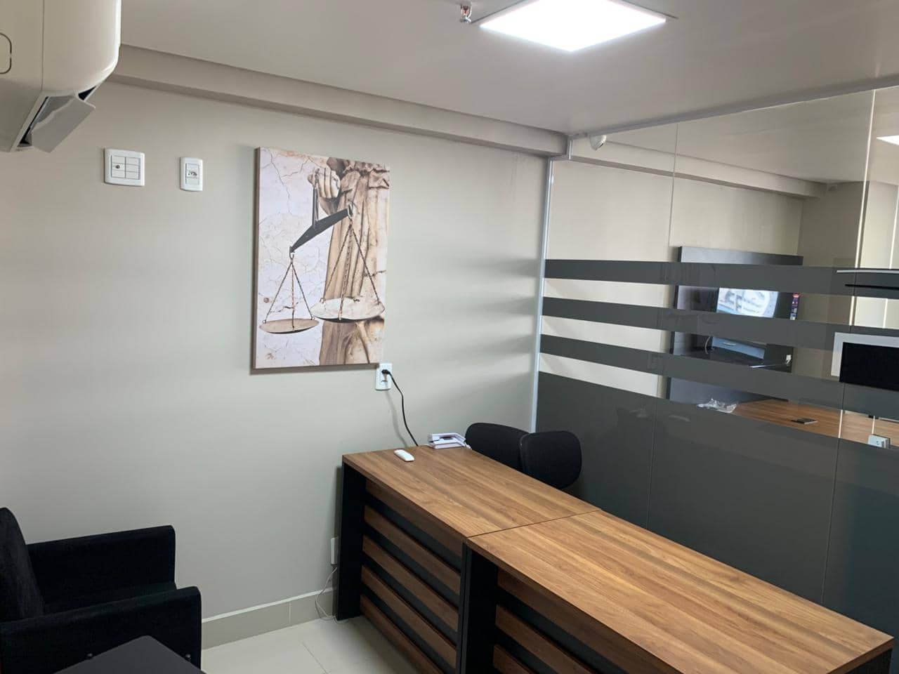 Sala comercial mobiliada, com varanda, para locação | Brookfield Tower | 40m² - Jardim Goiás