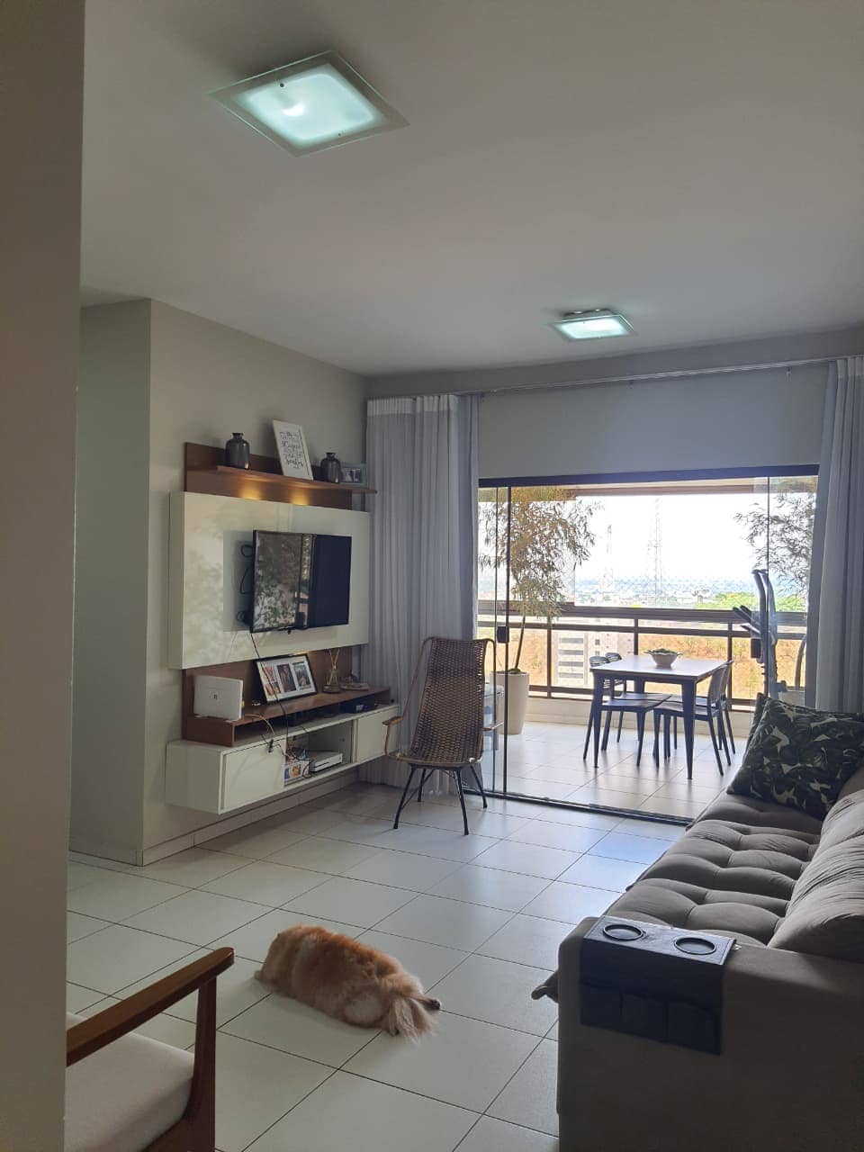 Apartamento 3 quartos (3 suítes) Setor Bueno - Andar alto - Vagas paralelas