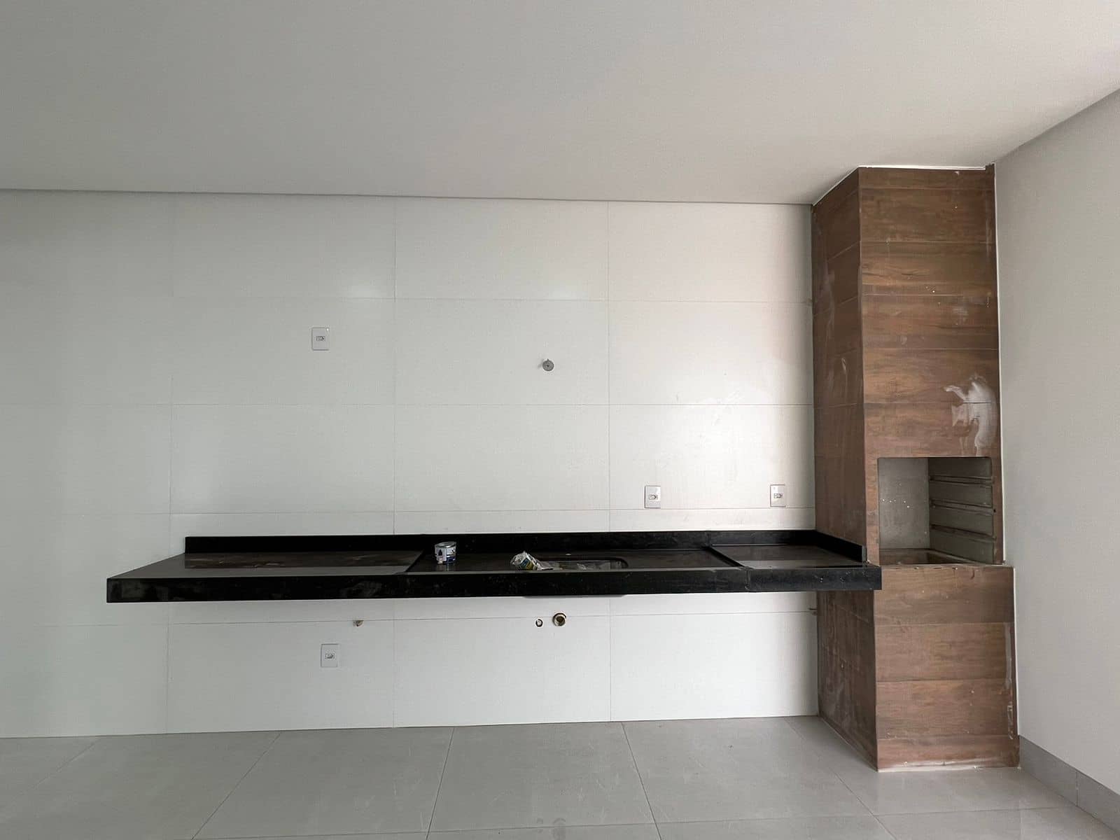 Casa Moderna com 3 Suítes e Varanda Gourmet Jardim Helvécia 151m², Acabamento de Qualidade Apararecida de Goiânia