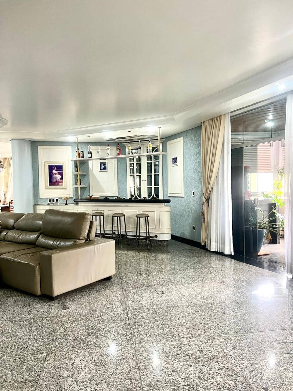 📍 Apartamento de alto padrão – Setor Oeste