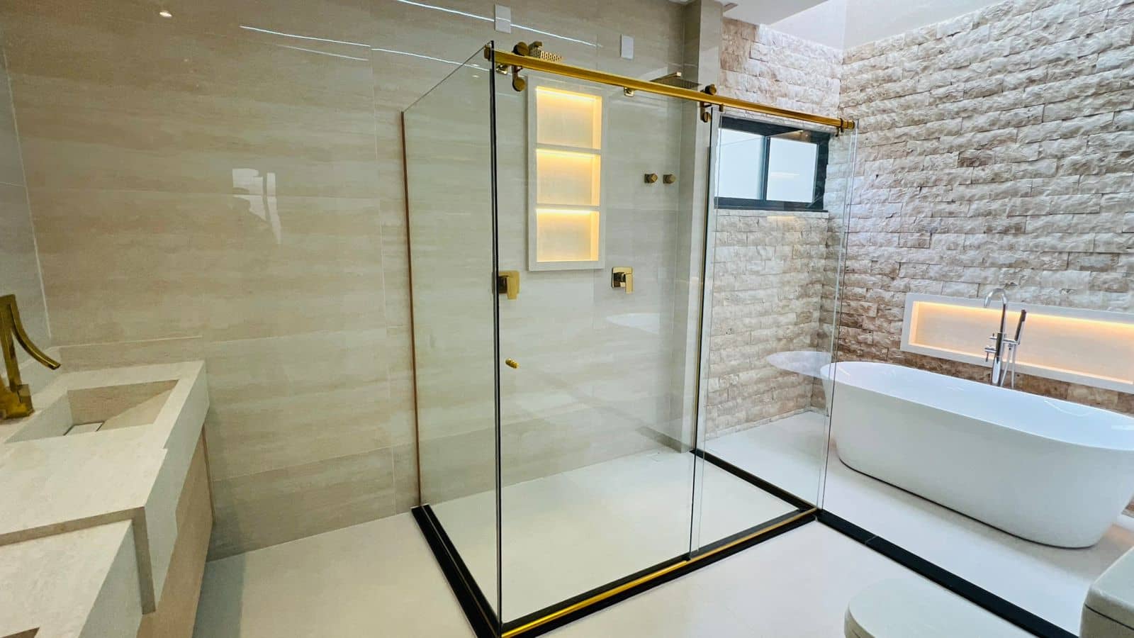 CASA - LOCALIZAÇÃO PRIVILEGIADA