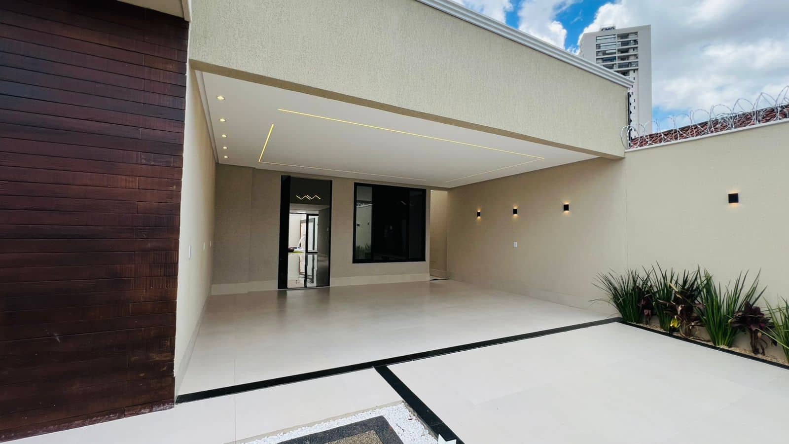 CASA - LOCALIZAÇÃO PRIVILEGIADA