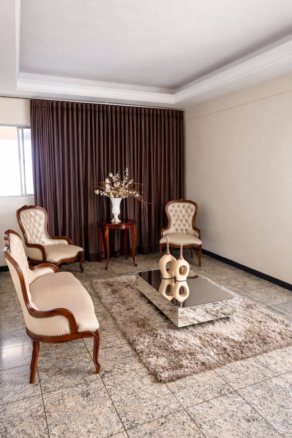 Venda apartamento 2/4 Semi Mobiliado