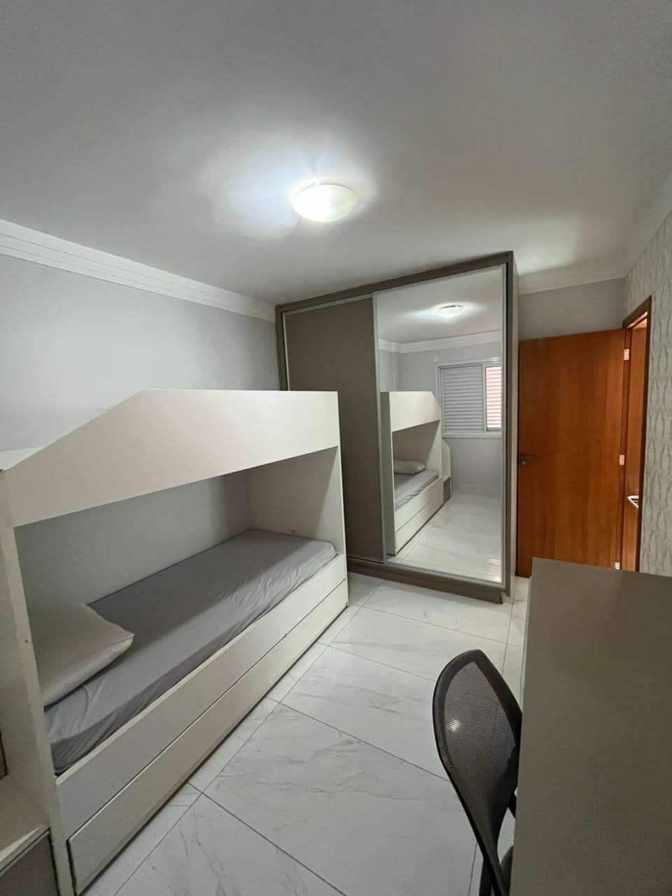 2/4 mobiliado, 62 m2, Ed Lancaster, Setor Bueno