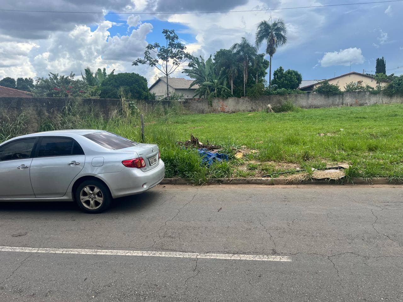 Lote na avenida Guajupia ao lado da avenida Rio verde