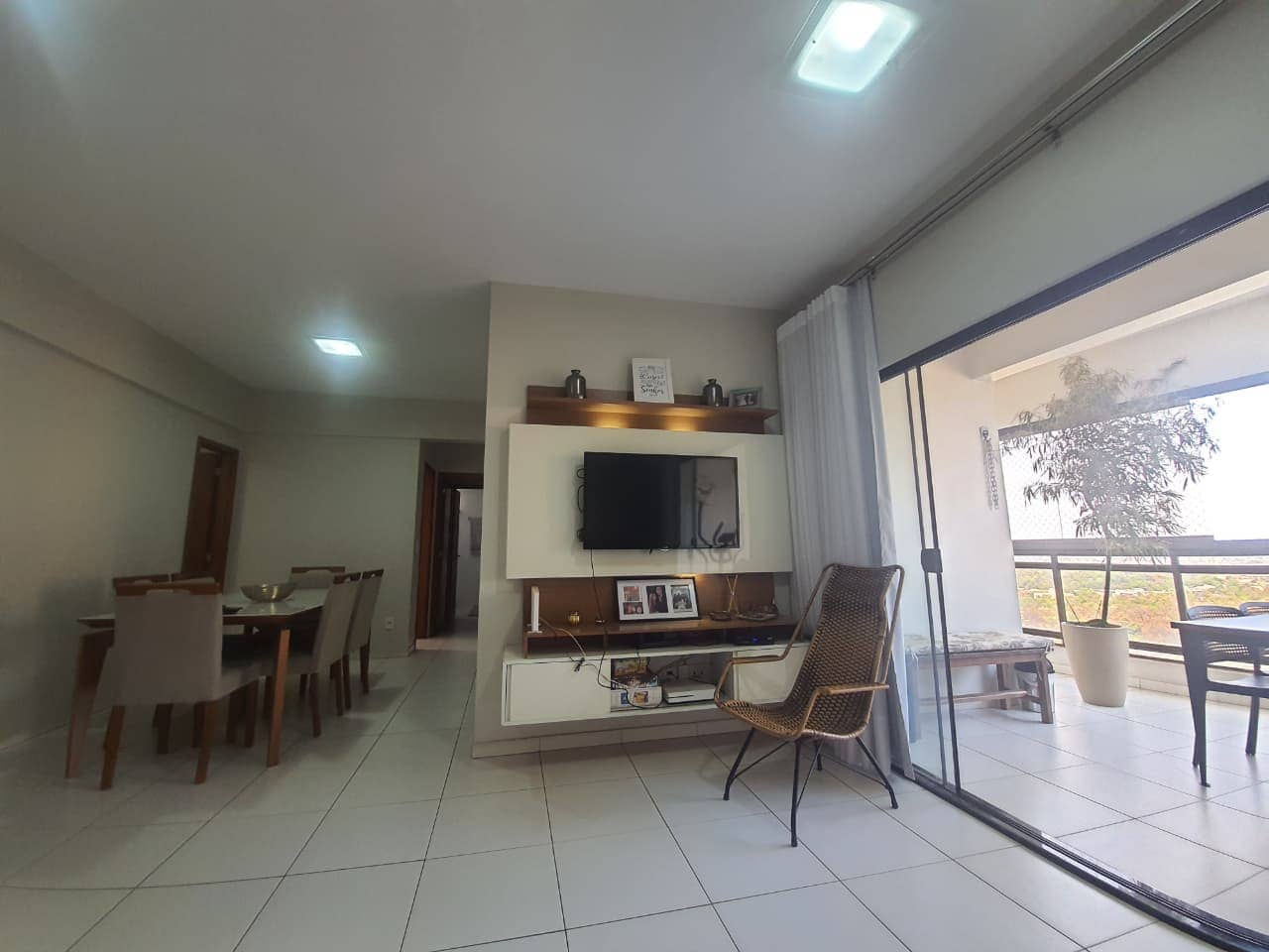 Apartamento 3 quartos (3 suítes) Setor Bueno - Andar alto - Vagas paralelas