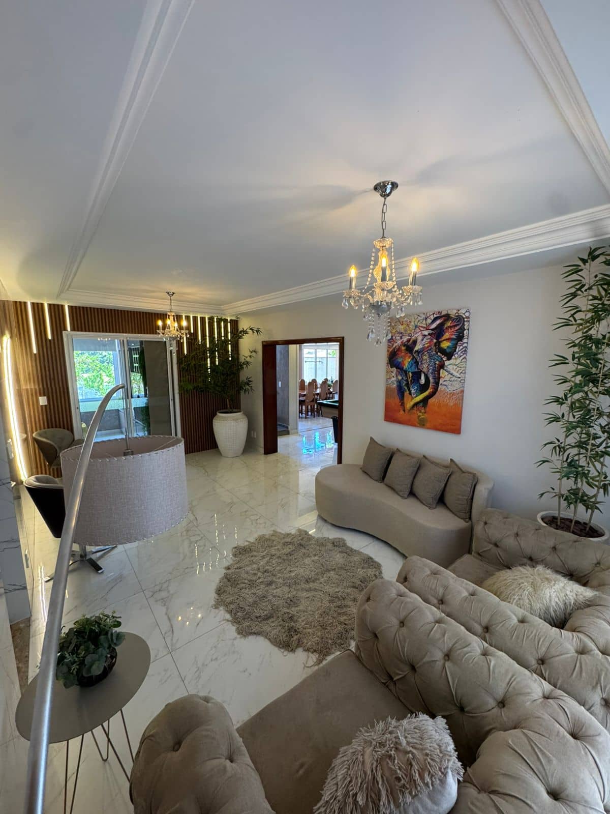 Sobrado completo no Setor Leste Universitário, ideal para quem busca espaço, conforto e localização estratégica.