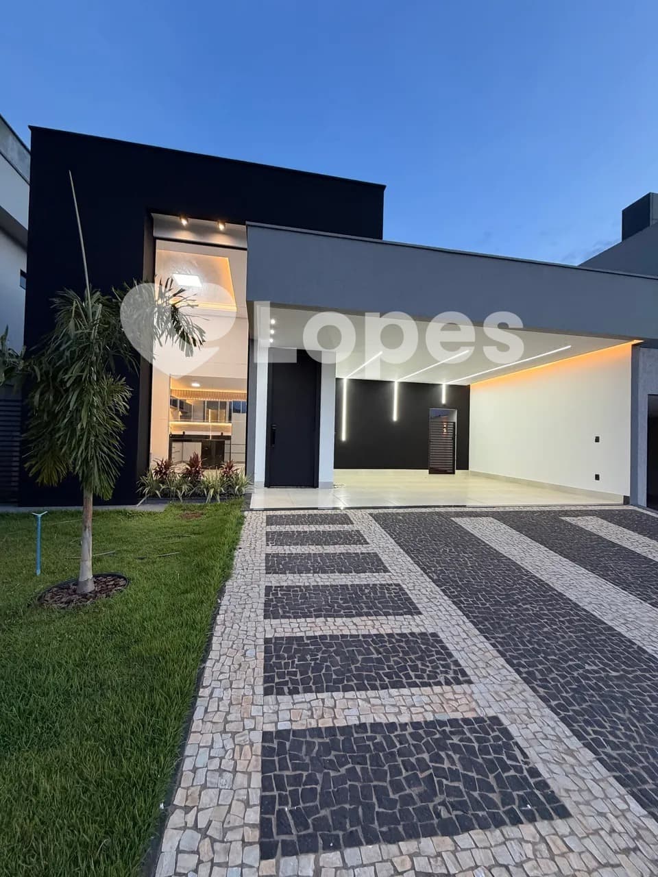 Casa Térrea no Jardins Bolonha | 3 Suítes Plenas | Semi - mobiliada