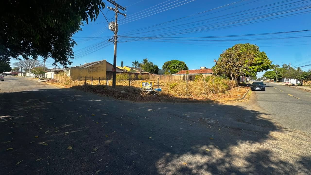 LOTE DE ESQUINA À VENDA – SETOR PRESIDENTE
