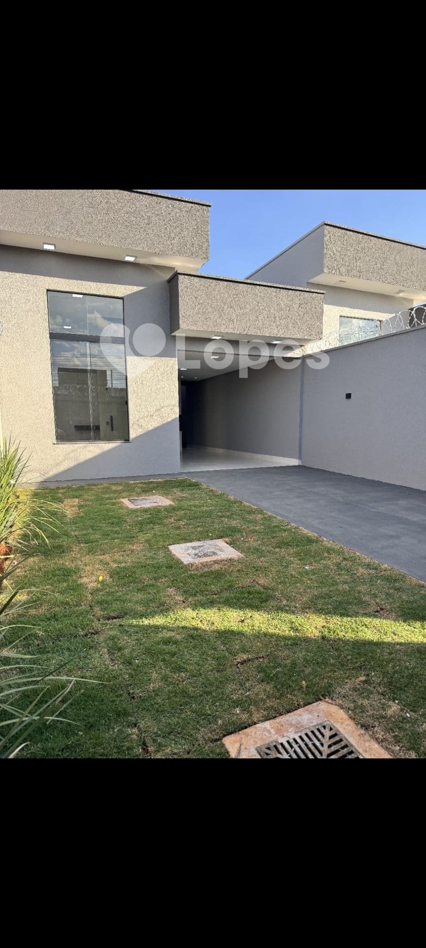 Casa 3 Quartos à Venda no Jardim Veneza | Próxima a Comércios e Vias de Acesso