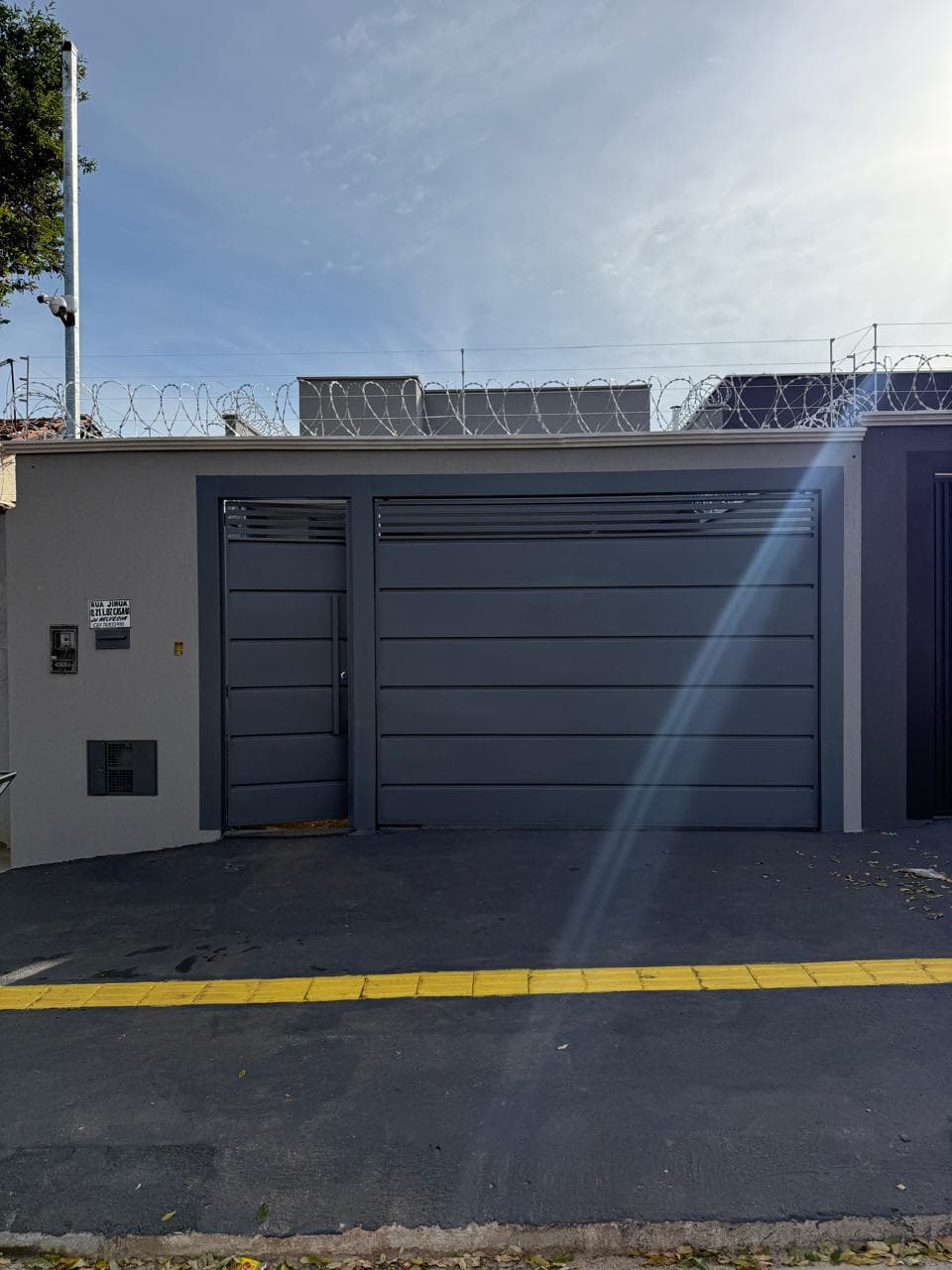 CASA À VENDA  - JARDIM HELVÉCIA 3Q LOTE COM 185m²