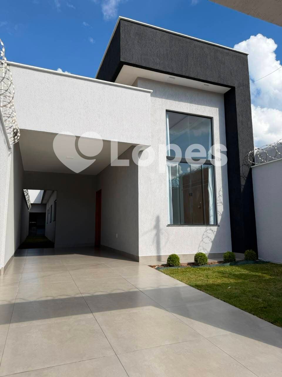 Casa no Setor Cidade Satélite São Luiz | 3 Quartos | 8 minutos do Buriti Shopping