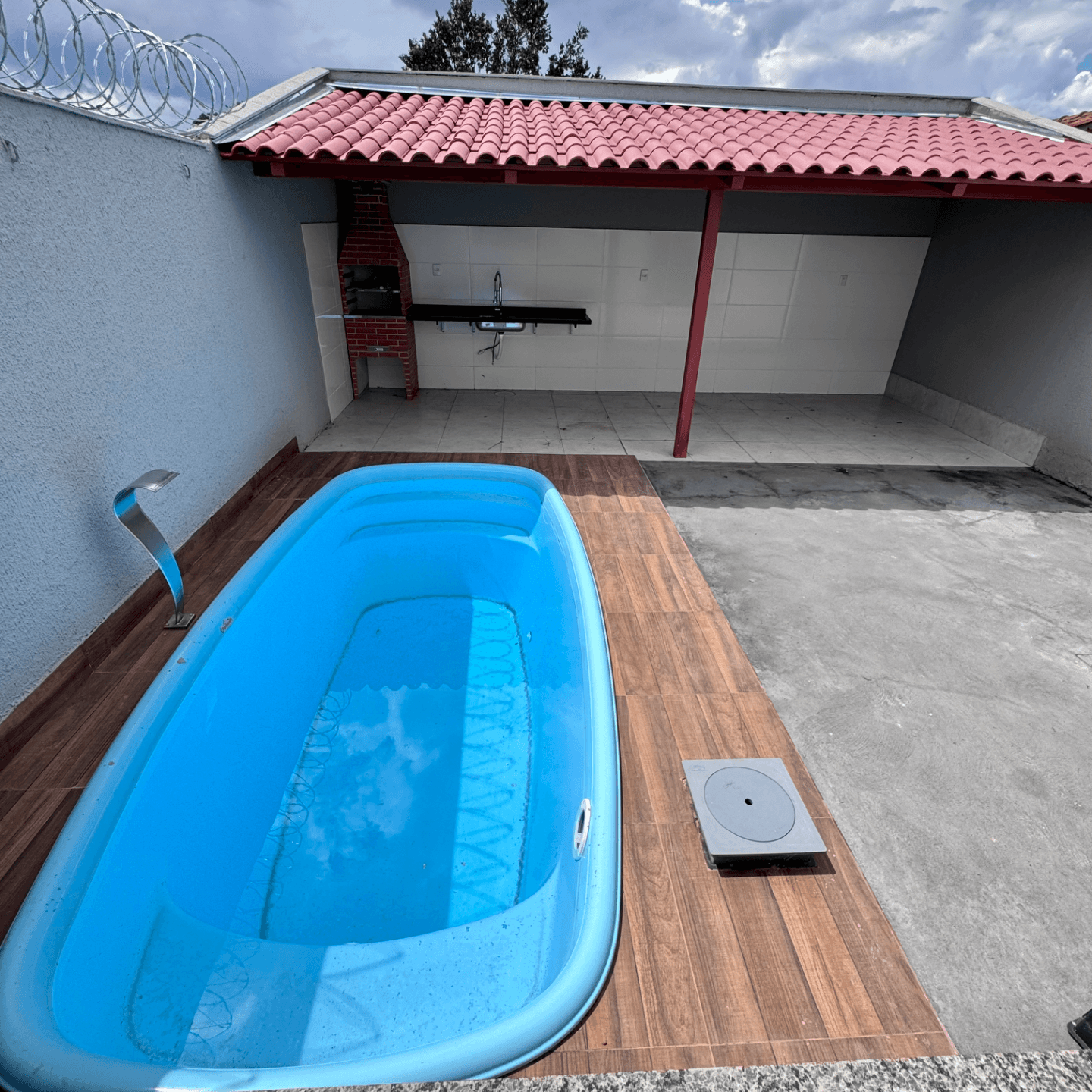 Casa c/ piscina em Aparecida