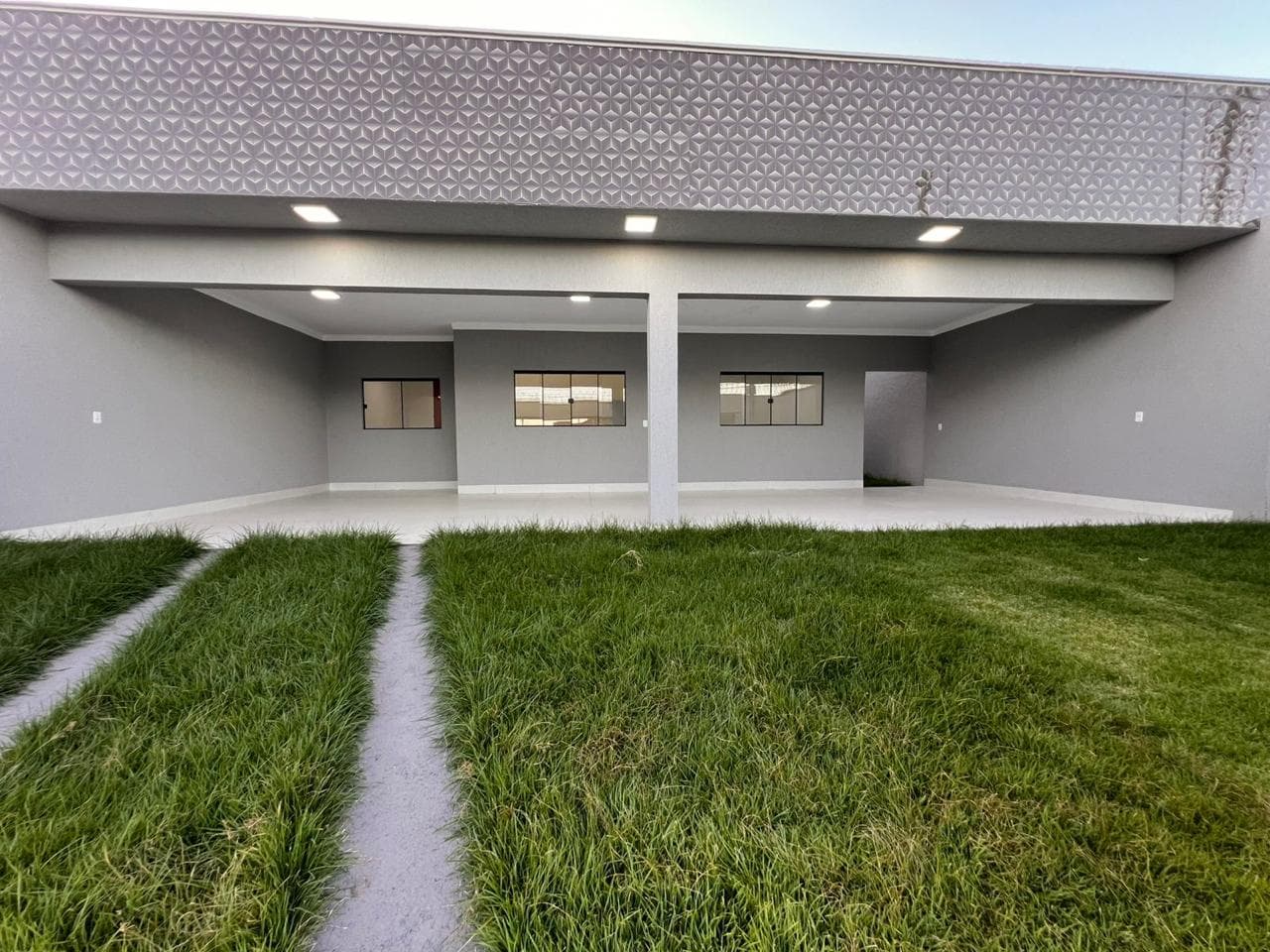 Casa à Venda no Setor Cidade Satélite – 5 minutos do Buriti Shopping