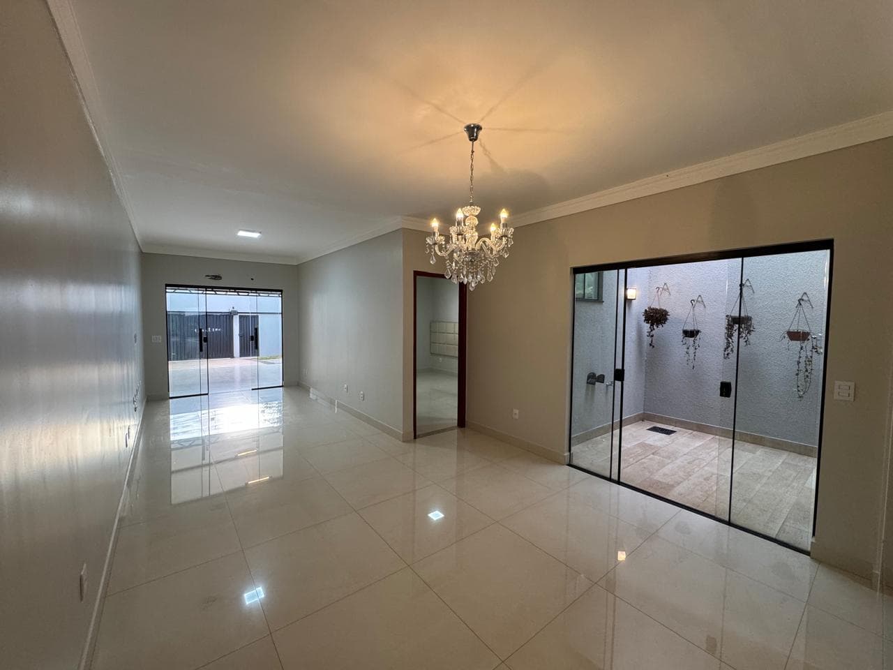 Linda casa 3Q sendo um suíte. Mansões Paraiso