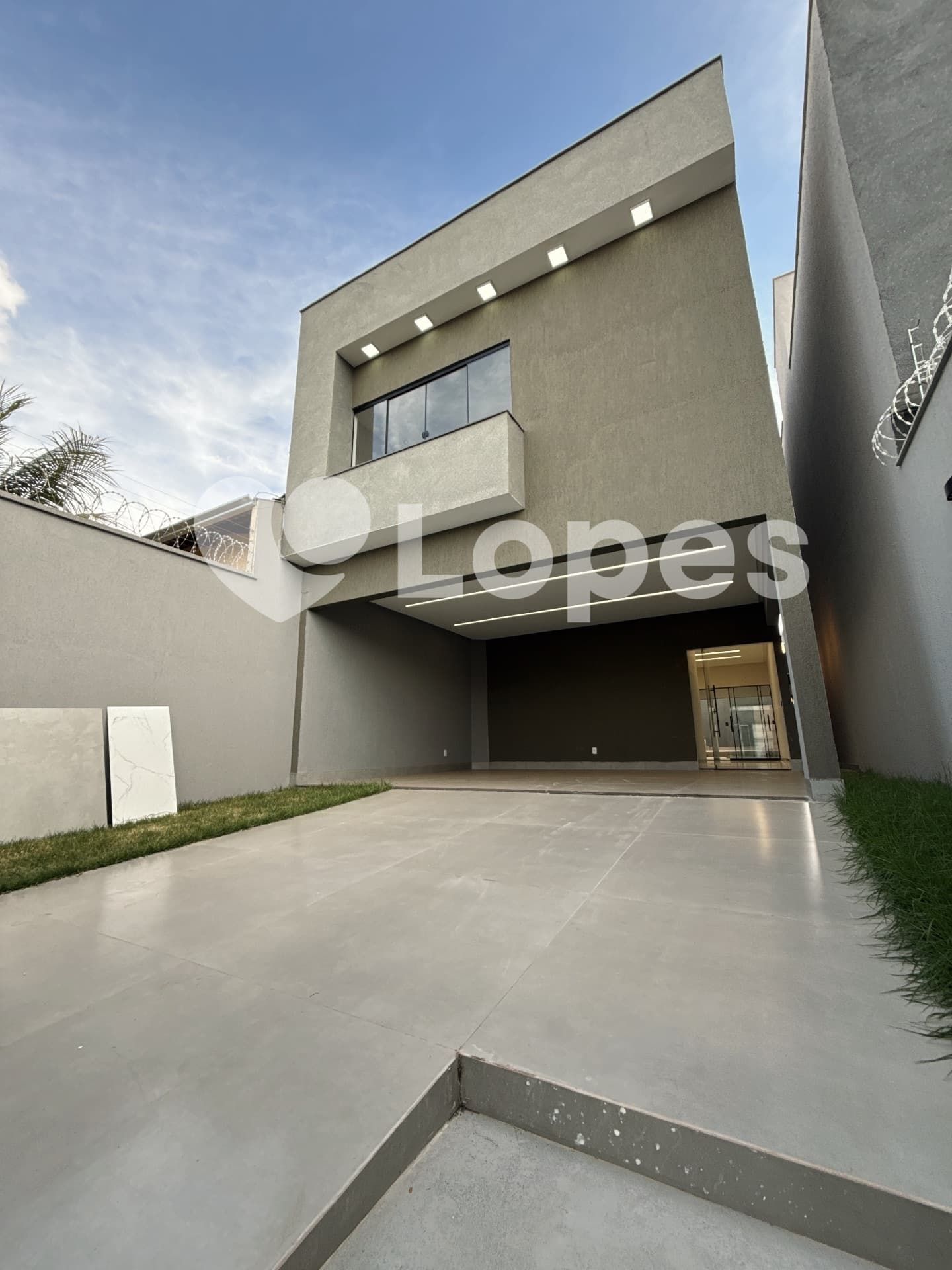 Casa 3 Suítes Plenas no Jardim Atlântico, Goiânia – Próxima ao Parque Cascavel