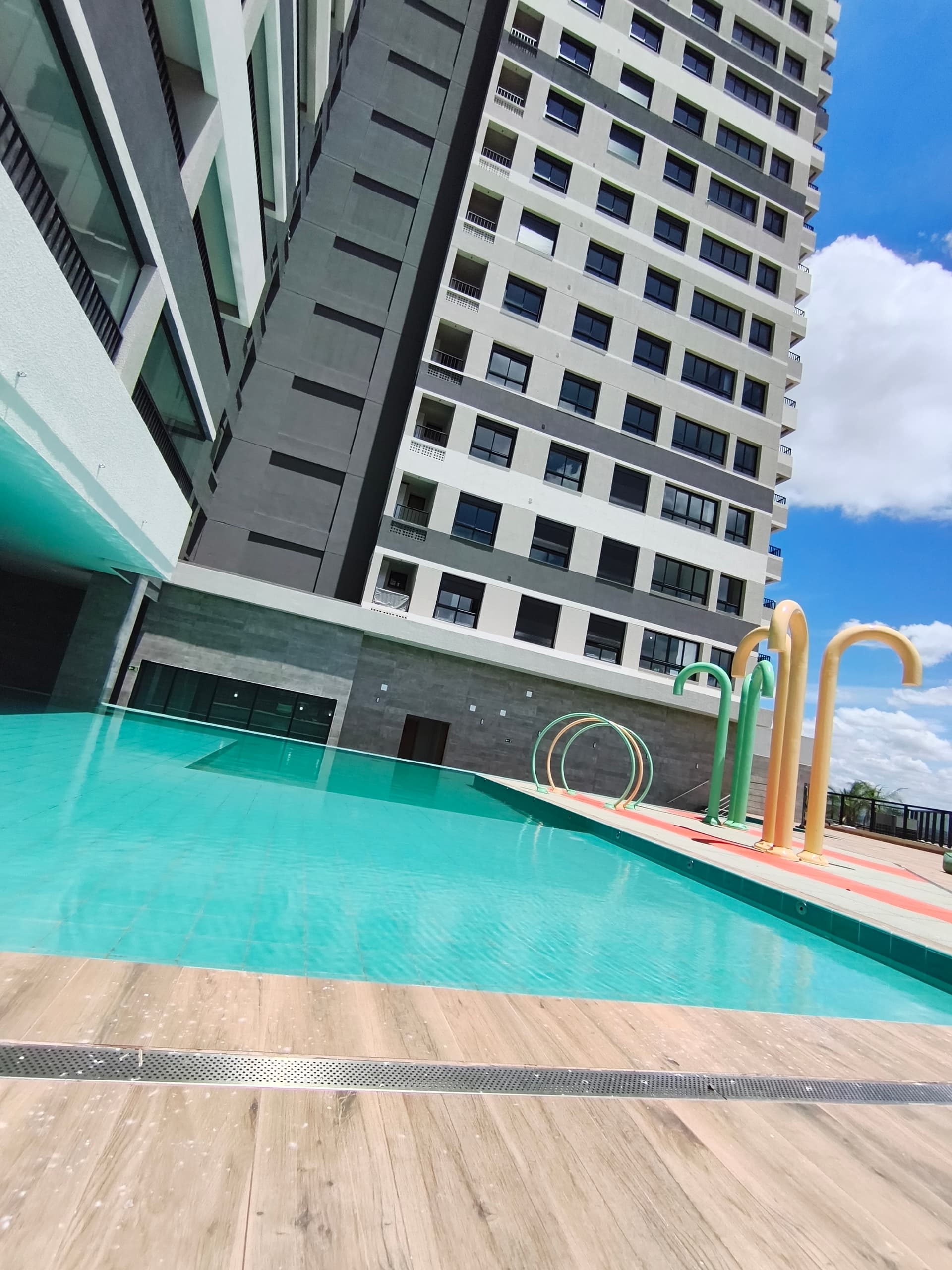 Vendo Apartamento Nova Suiça ( Bueno )
