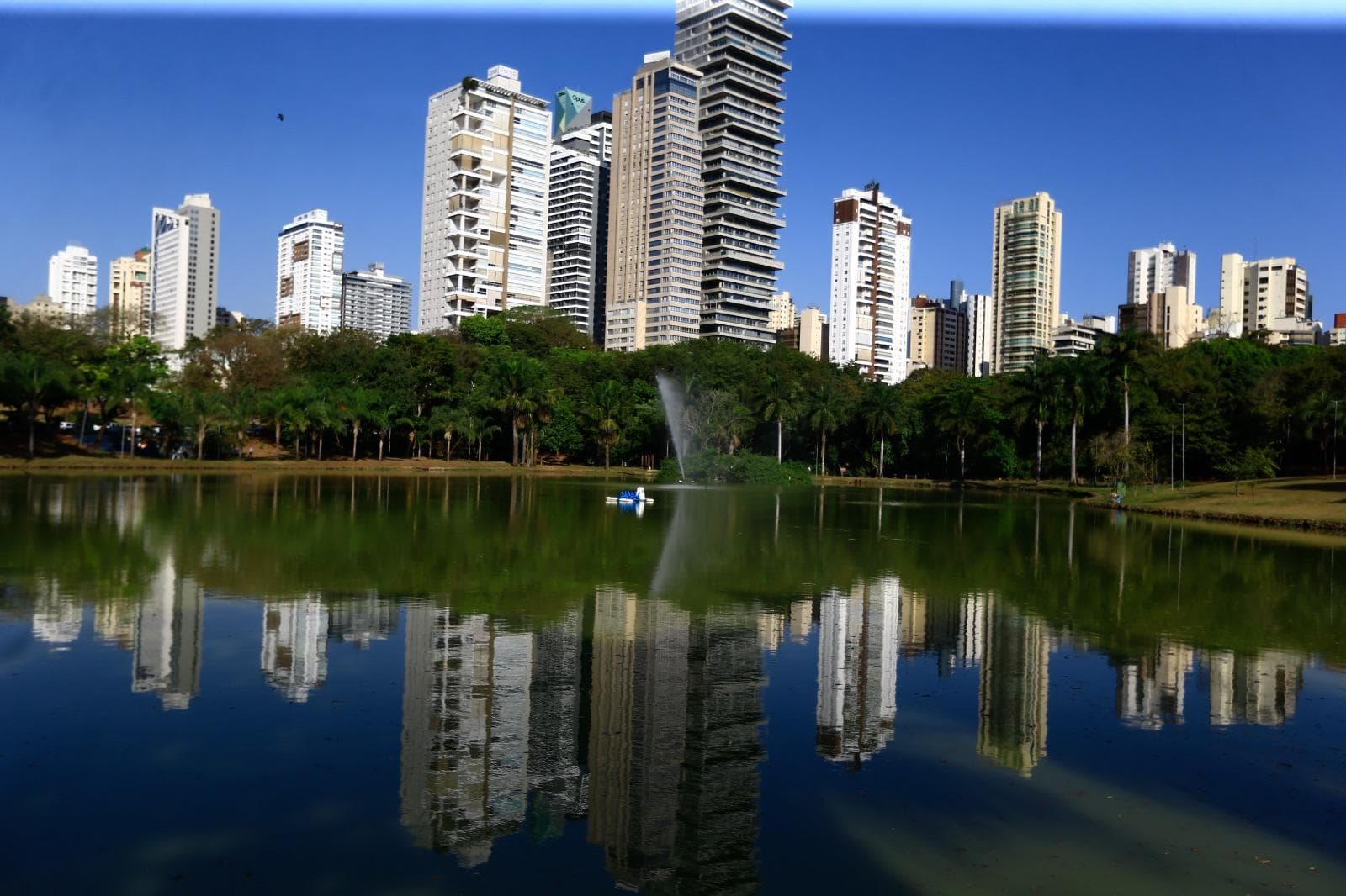 Oportunidade no coração do Setor Bueno, a poucos passos do Vaca Brava, Apto com suíte, varanda e lazer!