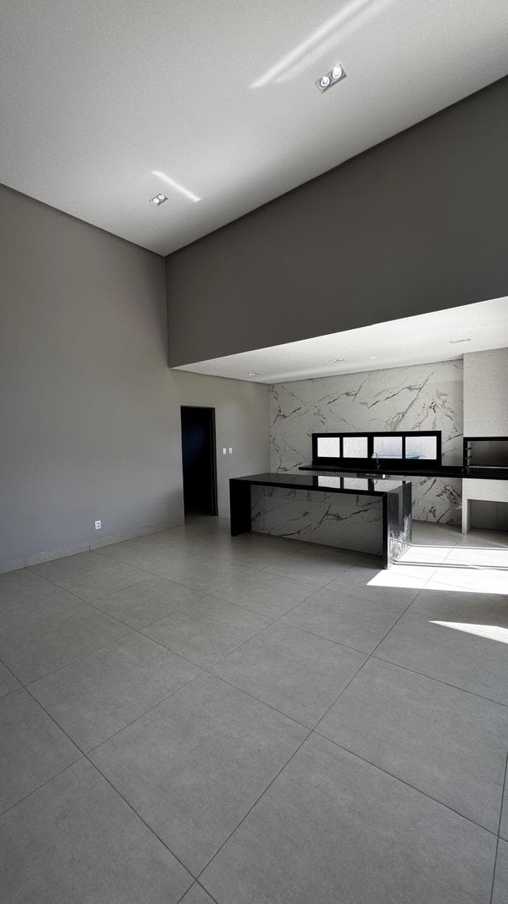 🏡 Casa Nova Alto Padrão – Setor dos Funcionários