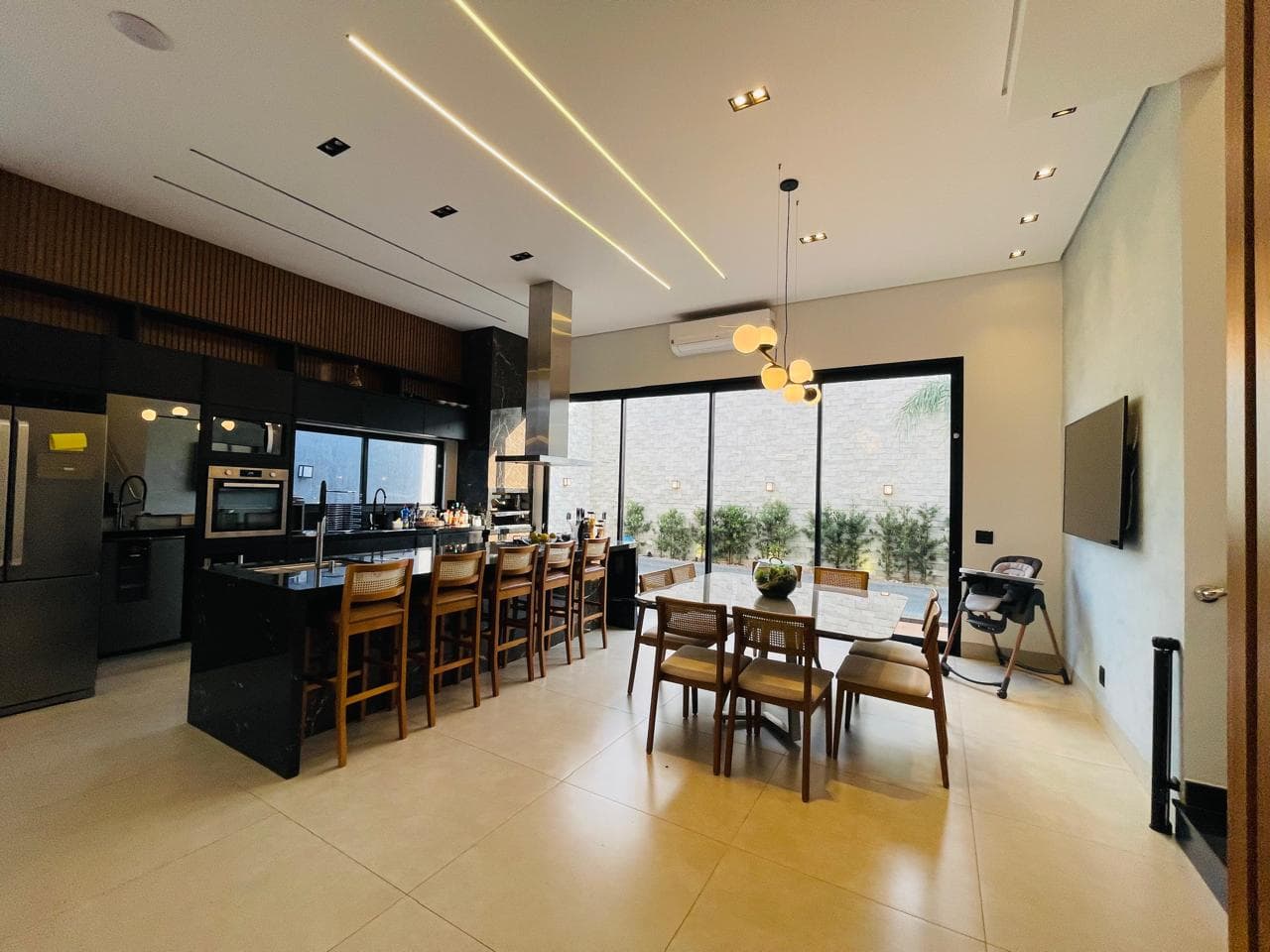 Sobrado de Alto Padrão 4 Quartos 229m² Vila Sul – Aparecida de Goiâni