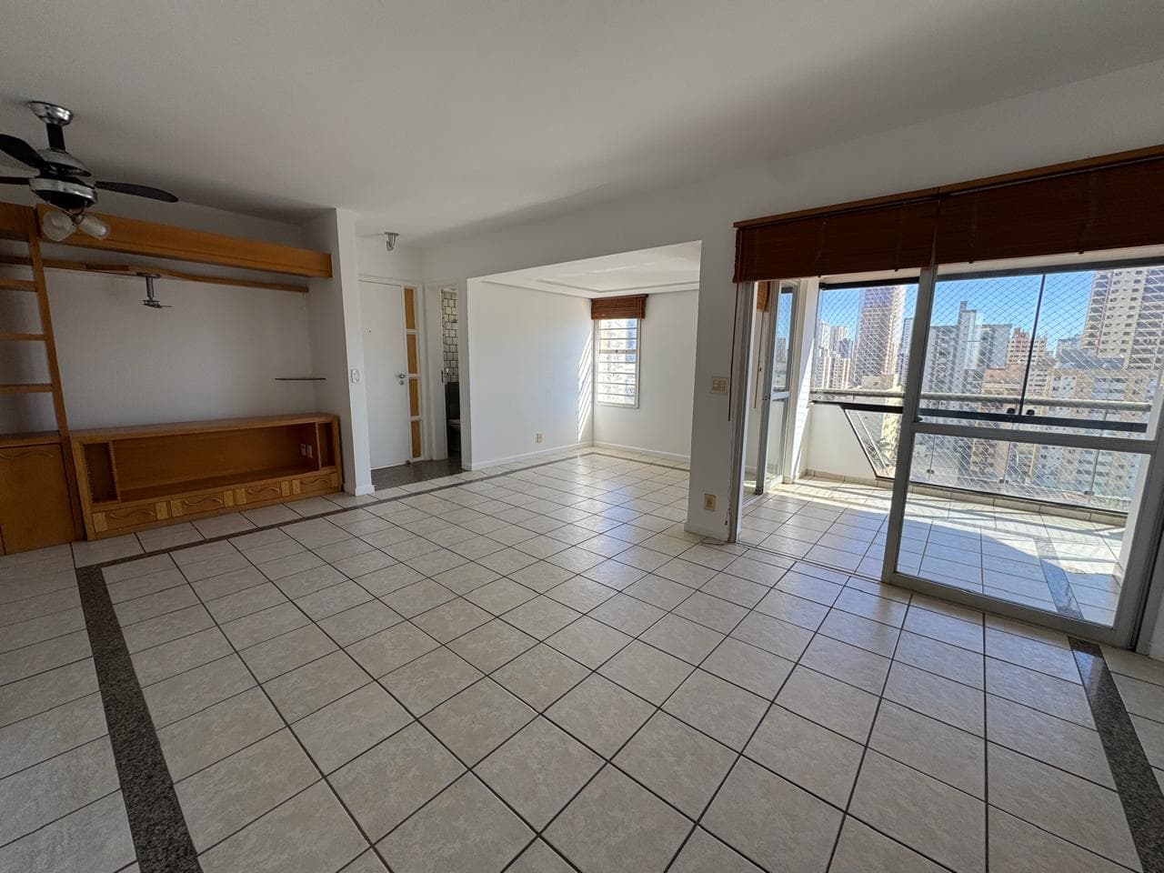 Venda Apartamento 3 Quartos Duas suítes, com armários   144 m² 2 Vagas R$ 540.000 Prox Parque Areião