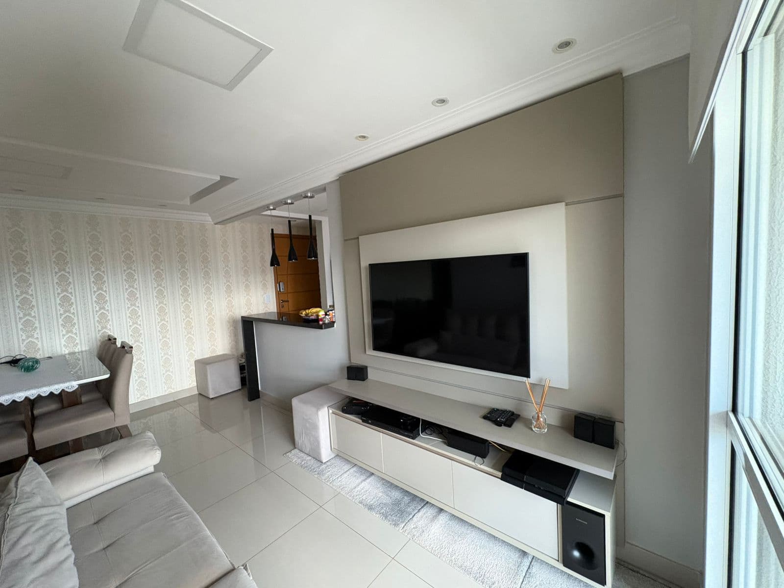 Apartamento muito bem localizado no setor Oeste Vista livre privilegiada pro lago das rosas Feel home lago das rosas