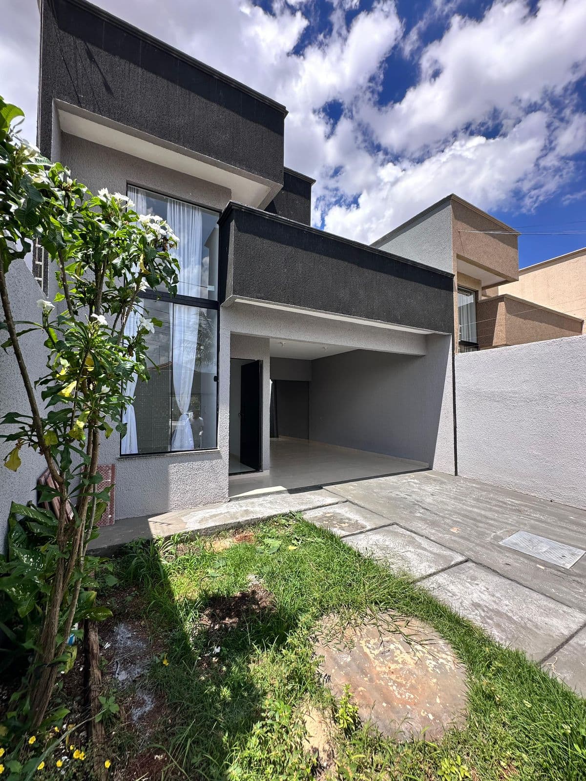 🏡 OPORTUNIDADE – BELÍSSIMA CASA - Condomínio das Esmeraldas