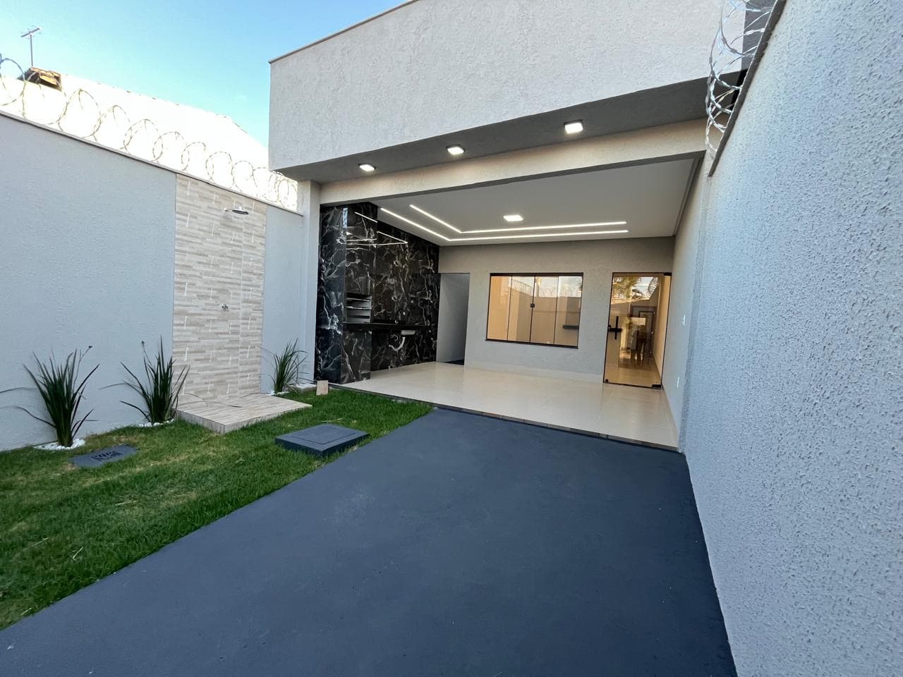 Casa com 2 quartos com 1 suíte -NOVA -NUNCA HABITADA