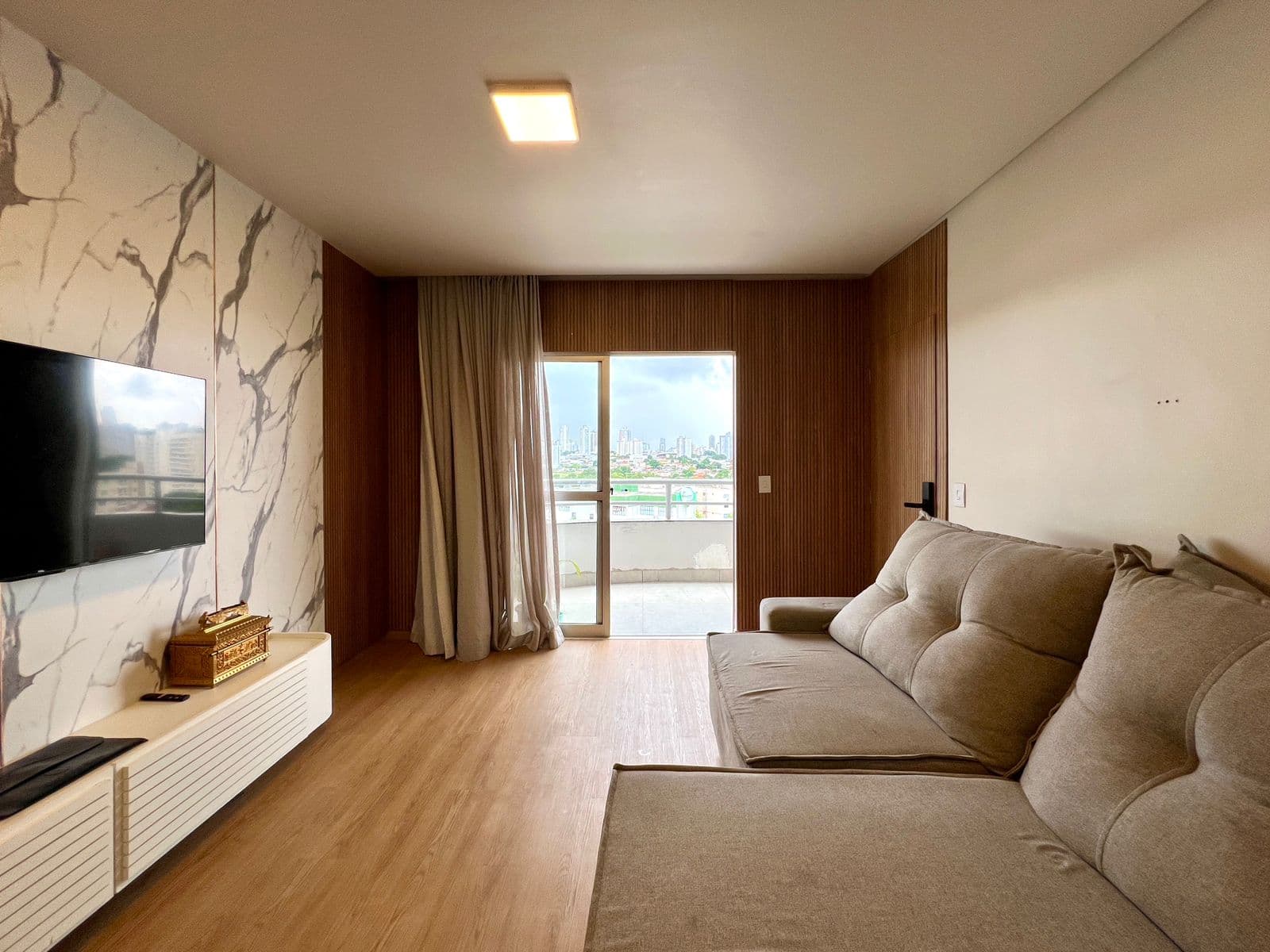 Apartamento Alto da Glória 98m² - 3 dormitórios sendo 2 suítes