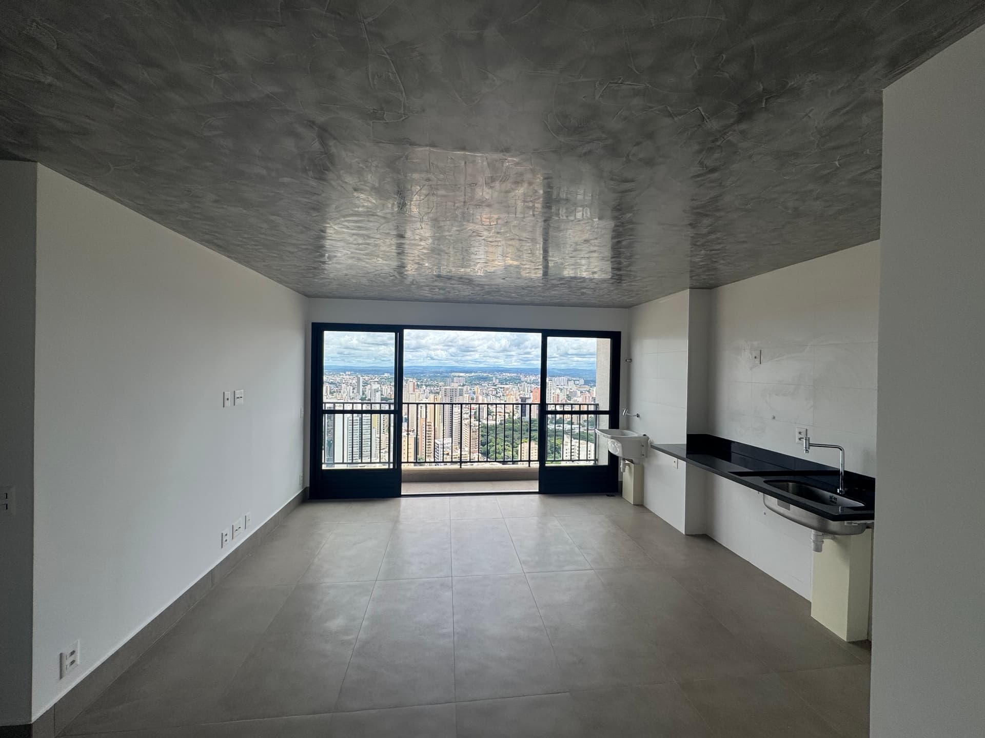 Apartamento andar alto no ID Vida Urbana  2 quartos sendo 1 suite com 2 vaga de garagem