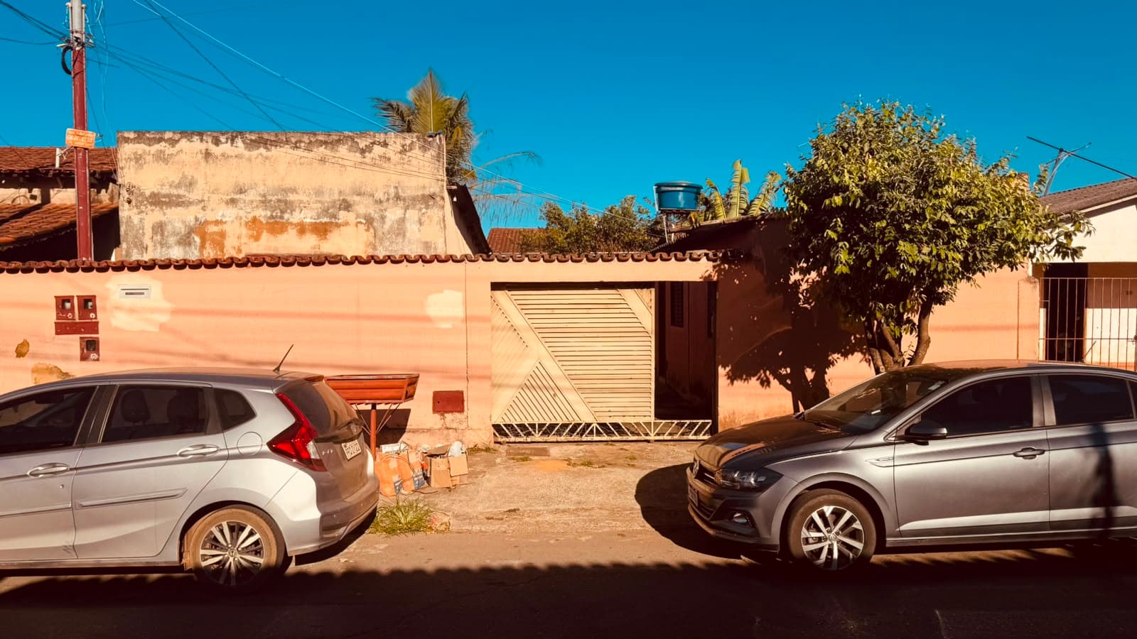 Casa e barracão em Aparecida de Goiânia