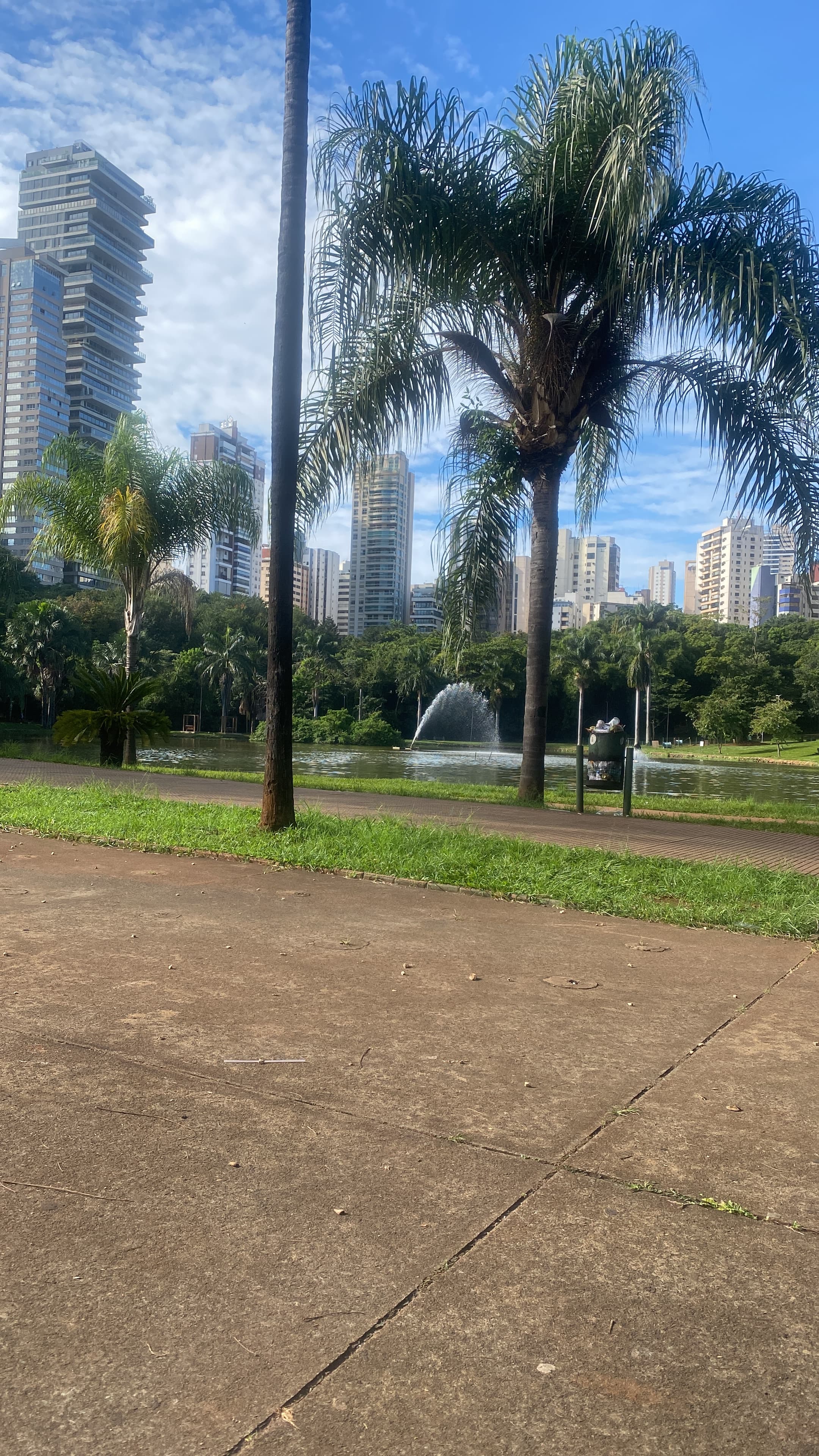 Opção exclusiva no Setor Bueno. Apartamento com SUÍTE, SACADA e  LAZER!