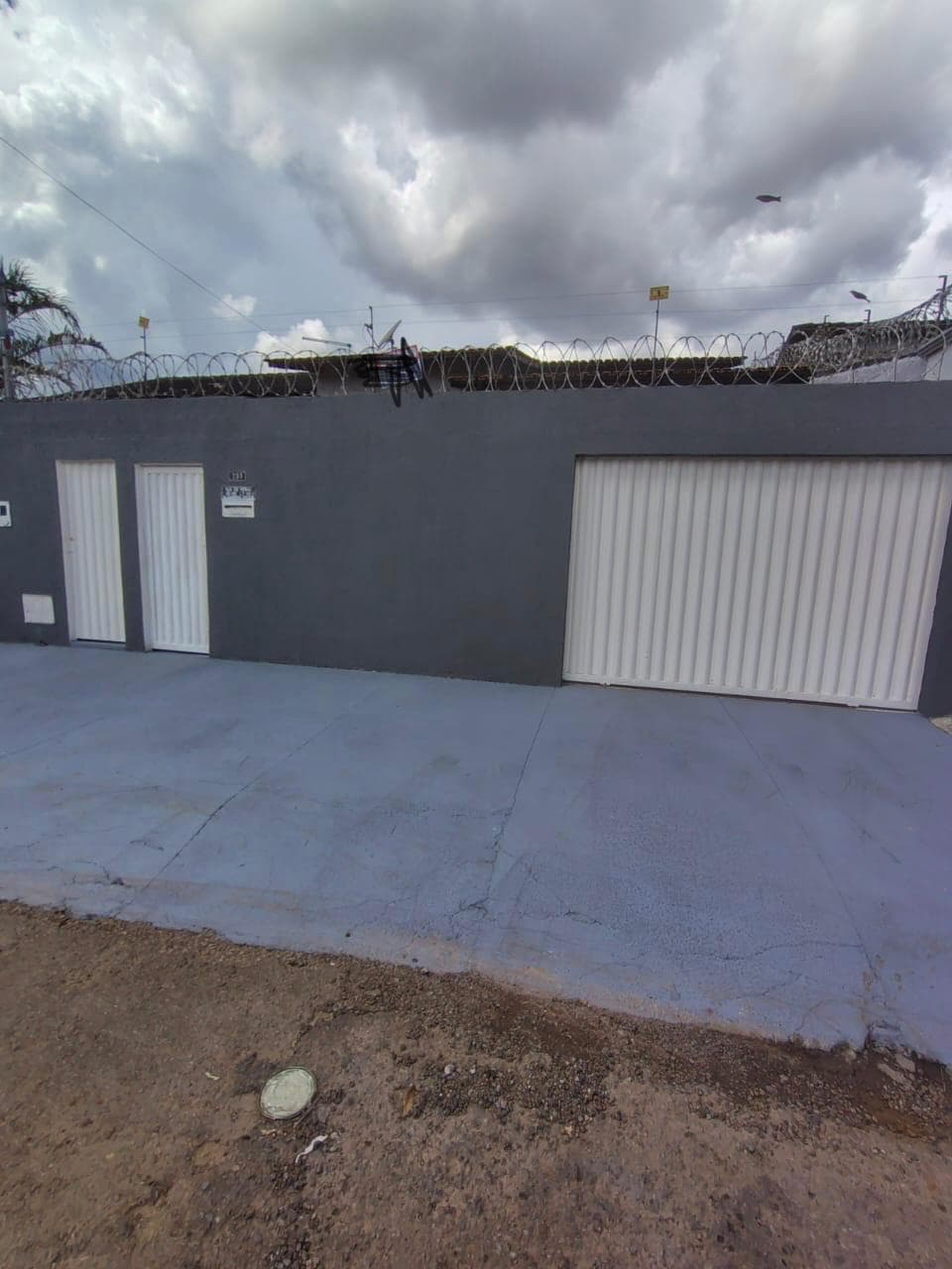 Casa 3 Quartos com Suíte + Barracão no Parque Oeste Industrial Casa Ampla 245m² com Barracão e Garagem – Parque Oeste