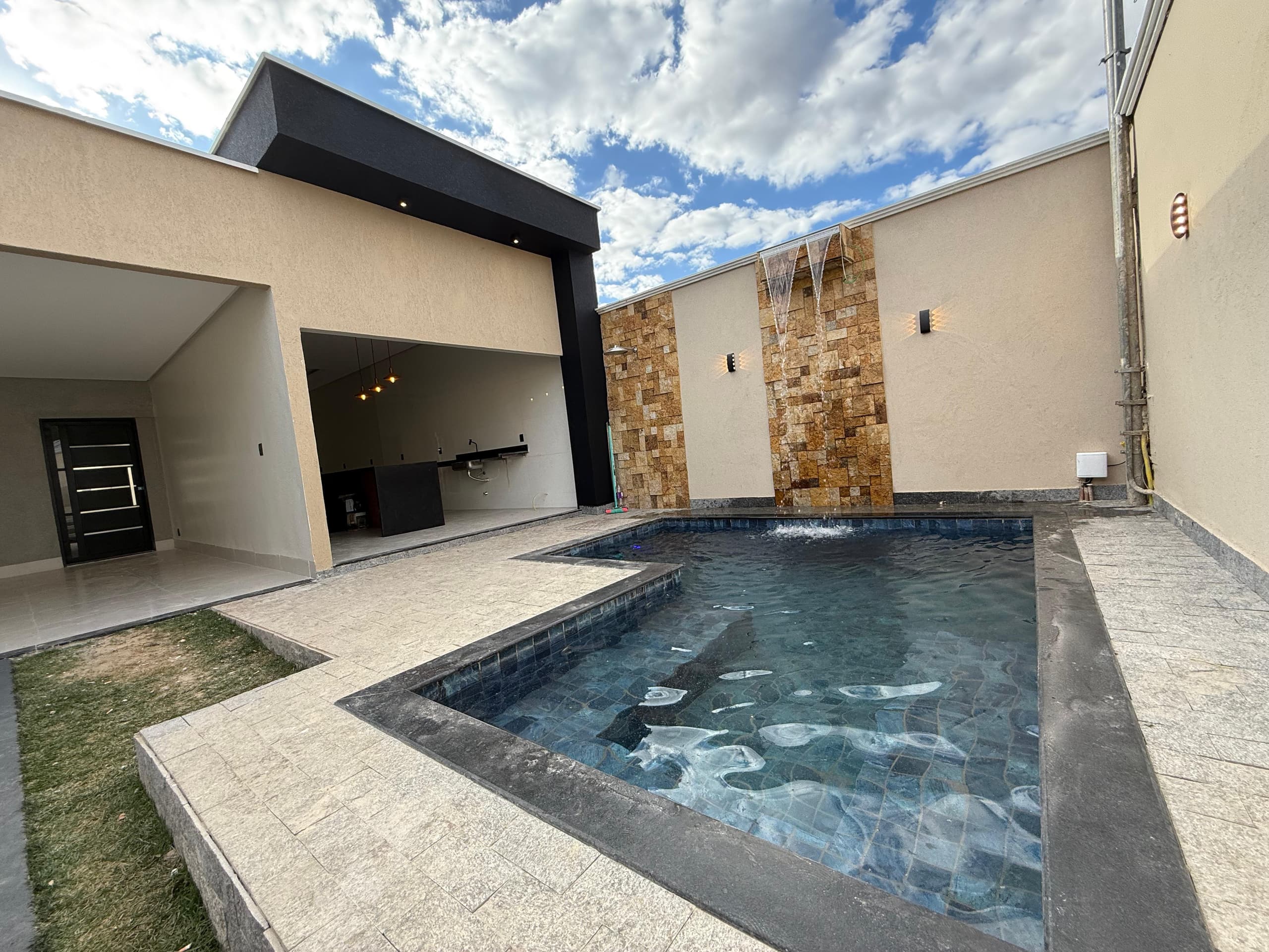 🏡 Casa à Venda no Alto do Vale – Alto Padrão