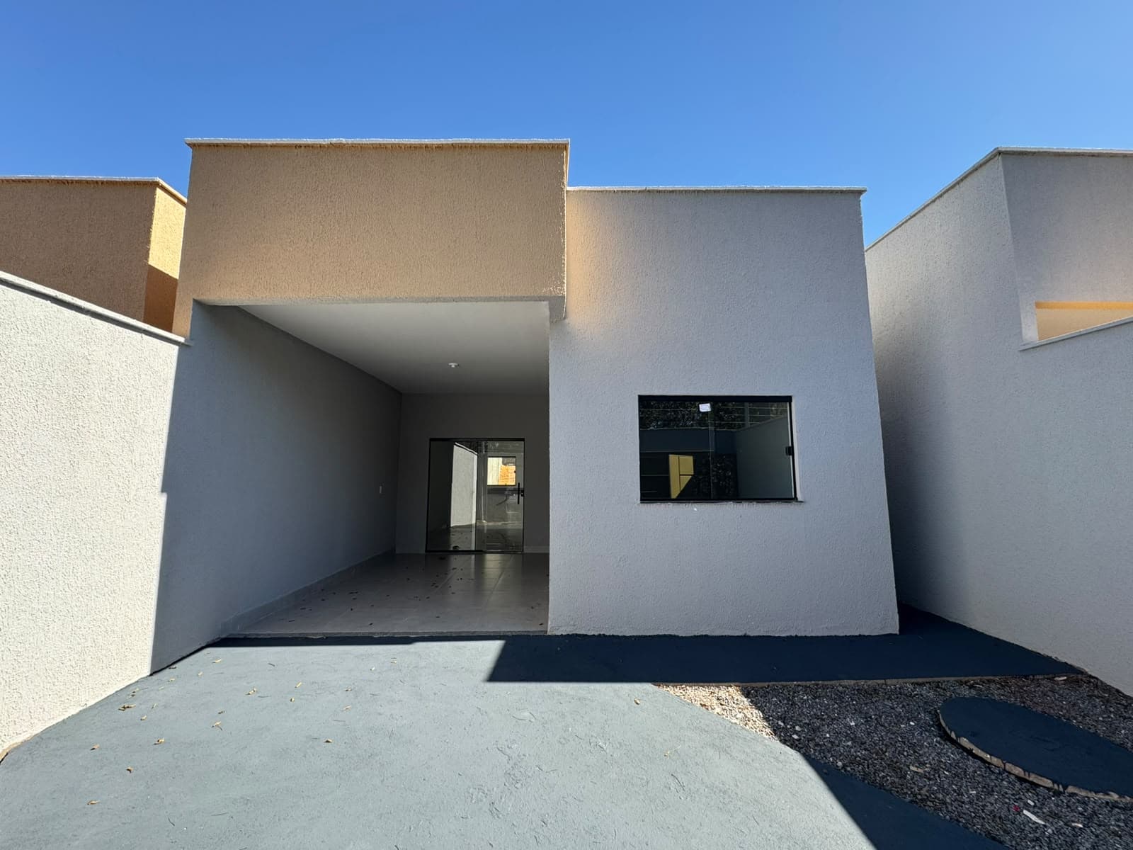 Casa 2Q com suíte - Jardim Real - Goiânia