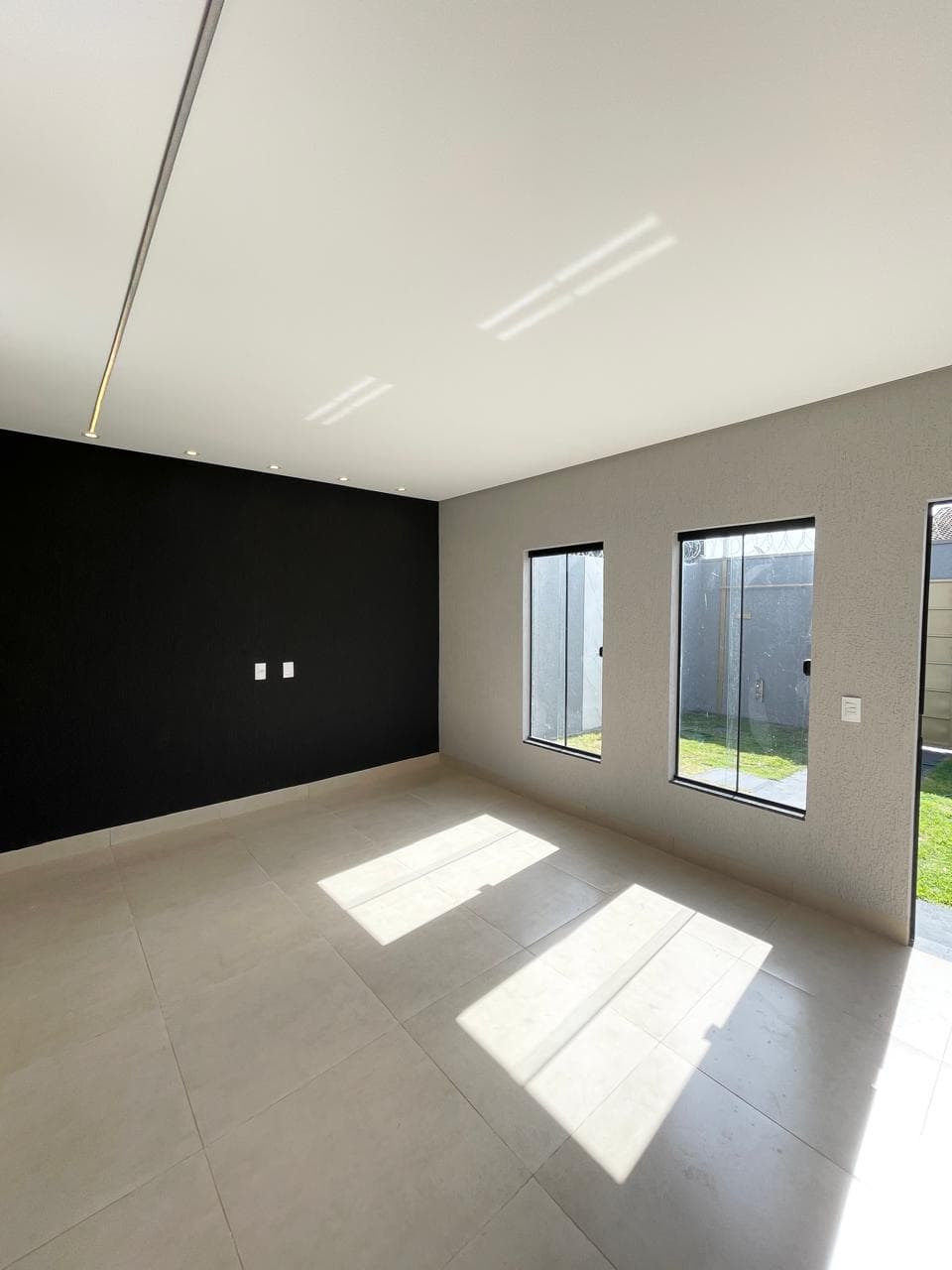 Casa com 2 quartos sendo 1 suíte em Goiânia