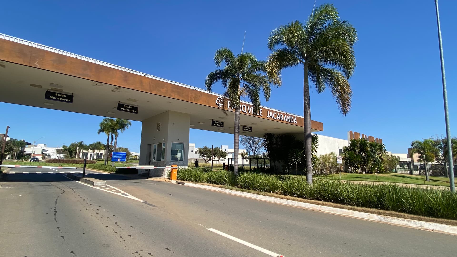 Excelente Lote Plano de Esquina no Parqville Jacarandá